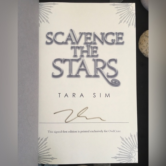 Scavenge The Stars - Owlcrate Signed First Edition - Book 1 - By Tara Sim - Hc - Picture 4 of 12